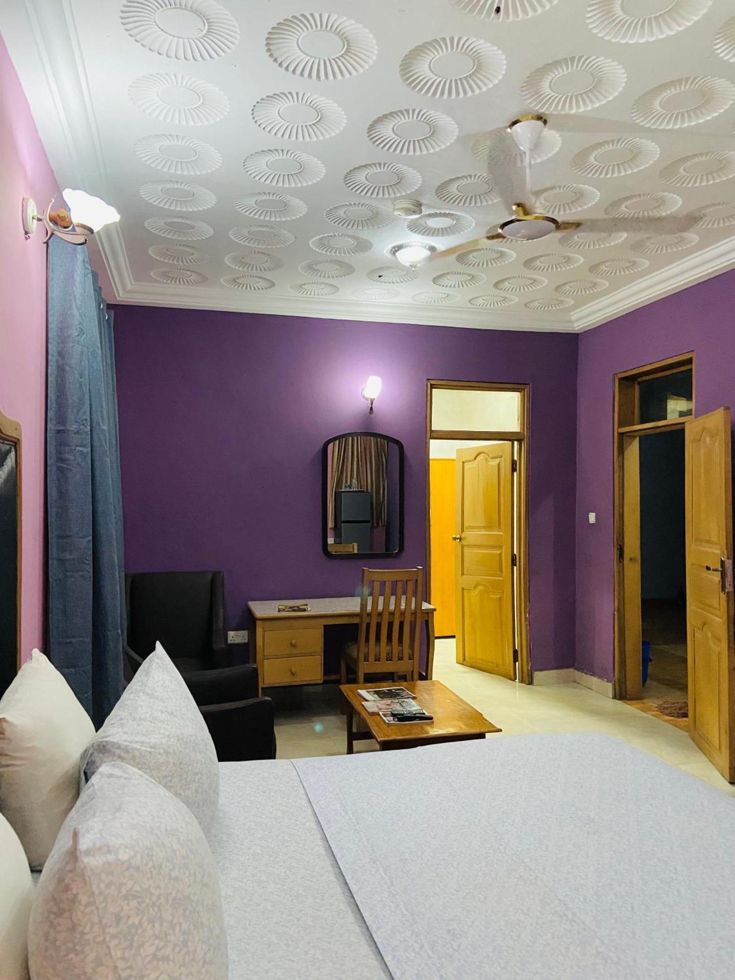 Hotel Heavens Gate Acra Exterior foto